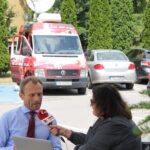 Letni Raport Dnia. Od lewej: Zbigniew Piątek - wójt Piekoszowa i red. Ewa Okońska / Grzegorz Janka / Radio Kielce