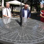 Letni Raport Dnia z Radoszyc. Marian Jankowski - przewodniczący Rady Miasta w Radoszycach, Michał Pękala - burmistrz miasta i gminy Radoszyce i Robert Szumielewicz - Radio Kielce / Grzegorz Janka / Radio Kielce