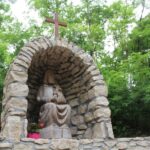 Kraśniów. Poświęcenie źródełka świętego Andrzeja Świerada / Marta Gajda / Radio Kielce