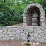 Kraśniów. Poświęcenie źródełka świętego Andrzeja Świerada / Marta Gajda / Radio Kielce