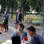 Pińczów. Letni Raport Dnia. Na zdjęciu: Iwona Senderowska - dyrektor domu kultury w Pińczowie i Robert Szumielewicz / Grzegorz Jamka / Radio Kielce