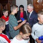 Spotkanie dzieci i opiekunów z przedstawicielami samorządu województwa. Andrzej Bętkowski - marszałek województwa świętokrzyskiego / Urząd Marszałkowski Województwa Świętokrzyskiego