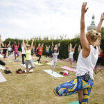 Joga w ogrodzie włoskim