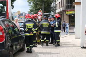 Interwencja straży przy ul. Warszawskiej. Doszło tam do rozszczelnienia piecyka gazowego / Magdalena Blicharska / Radio Kielce