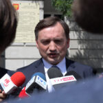 Konferencja Zbigniewa Ziobry na kieleckim Rynku. Na zdjęciu: Zbigniew Ziobro / Magdalena Blicharska / Radio Kielce