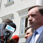 Konferencja Zbigniewa Ziobry na kieleckim Rynku. Na zdjęciu: Zbigniew Ziobro / Magdalena Blicharska / Radio Kielce