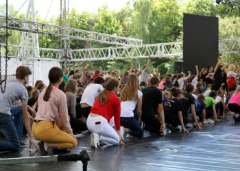 Kielce. Międzynarodowy Harcerski Festiwal Kultury Młodzieży Szkolnej. Próby do Koncertu Galowego Laureatów / Magdalena Blicharska / Radio Kielce