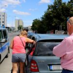 Trójka dzieci i pies zamknięte w zaparkowanym samochodzie przy ulicy Radiowej / Piotr Kwaśniewski / Radio Kielce