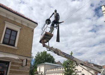 Montaż flisaka / Grażyna Szlęzak-Wójcik / Radio Kielce