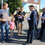 Konferencja prasowa w Busku-Zdroju w ramach akcji informacyjnej „Rodzina 500+”. Podczas spotkania wicewojewoda Bartłomiej Dorywalski oraz Waldemar Sokora – burmistrz Buska-Zdroju zaprezentowali korzyści wynikające z rządowego programu. / Marta Gajda / Radio Kielce