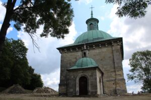 Prace remontowe przy kaplicy św. Anny w Pińczowie / Marta Gajda / Radio Kielce