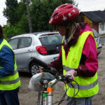 Jędrzejów. Rajd rowerowy członków jędrzejowskiego Uniwersytetu Trzeciego Wieku / Ewa Pociejowska-Gawęda / Radio Kielce