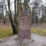 16.02.2016 Krzemionki. Muzeum Archeologiczne. Trasa turystyczna. Pomnik Jana Samsonowicza, odkrywcy kopalń krzemienia. / Jarosław Kubalski / Radio Kielce