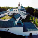 17.09.2018 Kielce. Karczówka. Klasztor. Odnowiona wieża / Jarosław Kubalski / Radio Kielce