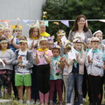 Otwarcie placu zabaw dla dzieci przy Ognisku Wychowawczym Caritas w Jędrzejowie / Jarosław Kubalski / Radio Kielce