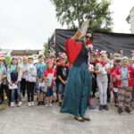 Otwarcie placu zabaw dla dzieci przy Ognisku Wychowawczym Caritas w Jędrzejowie / Jarosław Kubalski / Radio Kielce