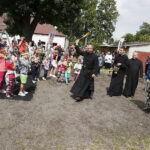 Otwarcie placu zabaw dla dzieci przy Ognisku Wychowawczym Caritas w Jędrzejowie / Jarosław Kubalski / Radio Kielce