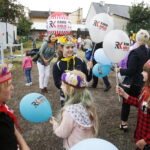 Otwarcie placu zabaw dla dzieci przy Ognisku Wychowawczym Caritas w Jędrzejowie / Jarosław Kubalski / Radio Kielce