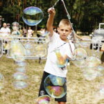 20.07.2019 Kielce. Bańki mydlane. Festiwal puszczania baniek Bubble Day / Jarosław Kubalski / Radio Kielce