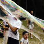 20.07.2019 Kielce. Bańki mydlane. Festiwal puszczania baniek Bubble Day / Jarosław Kubalski / Radio Kielce