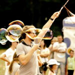 20.07.2019 Kielce. Bańki mydlane. Festiwal puszczania baniek Bubble Day / Jarosław Kubalski / Radio Kielce