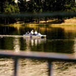 25.07.2019 Kielce. Wodociągi Kieleckie przekazały rower wodny uczniowskiemu klubowi sportowemu "Zalew Kielce" / Jarosław Kubalski / Radio Kielce