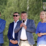 27.07.2019 Kaniów. Festyn. Starosta kielecki Mirosław Gębski, wiceprzewodniczący sejmiku: Henryk Milcarz, Mieczysław Gębski i wicemarszałek Renata Janik / Jarosław Kubalski / Radio Kielce