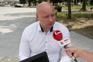 Raków. Letni Raport Dnia z Rakowa. Damian Szpak – wójt / Krzysztof Bujnowicz / Radio Kielce
