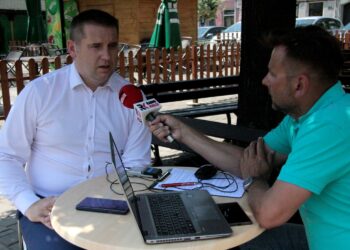 Chmielnik. Letni Raport Dnia. Na zdjęciu (od lewej): Paweł Wójcik - burmistrz Chmielnika i Robert Szumielewicz / Krzysztof Bujnowicz / Radio Kielce