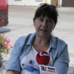 Plenerowy Raport Dnia z Pierzchnicy. Na zdjęciu Małgorzata Bujakowska - artystka / Krzysztof Bujnowicz / Radio Kielce