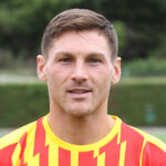 MICHAŁ GARDAWSKI – OBROŃCA; DATA URODZENIA: 25.09.1990; MIEJSCE URODZENIA: Köln; WZROST/WAGA: 177/75; W KORONIE OD: 08.07.2017; MECZE/BRAMKI W KORONIE: 53/1; POPRZEDNI KLUB: Hansa Rostock; NARODOWOŚĆ: Polska/Niemcy / Korona Kielce