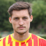 MICHAŁ ŻYRO – NAPASTNIK; DATA URODZENIA: 20.09.1992; MIEJSCE URODZENIA: Warszawa; WZROST/WAGA: 189/78; W KORONIE OD: 1.07.2019; MECZE/BRAMKI W KORONIE: 0/0; POPRZEDNI KLUB: Pogoń Szczecin (PKO Ekstraklasa); NARODOWOŚĆ: Polska / Korona Kielce