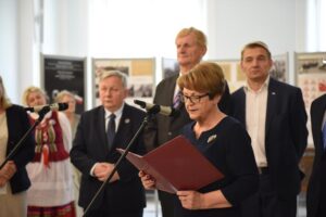 Uroczyste otwarcie wystawy „817 – poznaj tę historię”. Maria Zuba - posłanka PiS / sejm.gov.pl