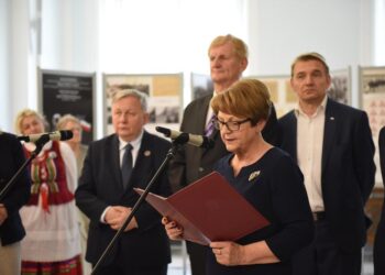 Uroczyste otwarcie wystawy „817 – poznaj tę historię”. Maria Zuba - posłanka PiS / sejm.gov.pl