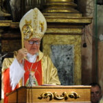 Nowy Korczyn. Kingonalia. Na zdjęciu: biskup pomocniczy Diecezji Kieleckiej Andrzej Kaleta / Marta Gajda / Radio Kielce