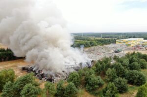 Fałków. Pożar wysypiska śmieci / KP PSP w Końskich