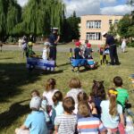 Ostrowiec Świętokrzyski. Dzieci z przedszkola nr 11 bawią się w drogowym miasteczku / Emilia Sitarska / Radio Kielce