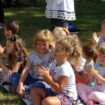 Ostrowiec Świętokrzyski. Dzieci z przedszkola nr 11 bawią się w drogowym miasteczku / Emilia Sitarska / Radio Kielce