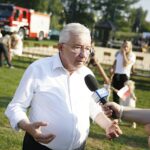Piaski, gm. Jędrzejów. Piknik rodzinny Prawa i Sprawiedliwości. Na zdjęciu Krzysztof Lipiec, poseł PiS / Jarosław Kubalski / Radio Kielce