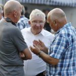 Piaski, gm. Jędrzejów. Piknik rodzinny Prawa i Sprawiedliwości. Na zdjęciu Krzysztof Lipiec, poseł PiS (w środku) / Jarosław Kubalski / Radio Kielce