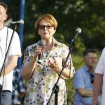 Piaski, gm. Jędrzejów. Piknik rodzinny Prawa i Sprawiedliwości. Na zdjęciu Maria Zuba, poseł PiS / Jarosław Kubalski / Radio Kielce