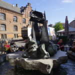 Pomnik chłopca w walizce / Marlena Płaska / Mateusz Kaczmarczyk / Radio Kielce