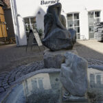 Pomnik ropuchy i łabędzi / Marlena Płaska / Mateusz Kaczmarczyk / Radio Kielce