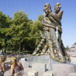 Pomnik trzech twarzy Hansa Christiana Andersena / Marlena Płaska / Mateusz Kaczmarczyk / Radio Kielce