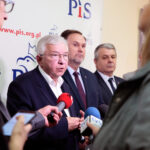Konferencja PiS. Od lewej: Krzysztof Lipiec, Marek Kwitek i Bogdan Latosiński / Wiktor Taszłow / Radio Kielce