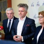 Konferencja PiS. Od lewej: Andrzej Bętkowski, Krzysztof Słoń i Maria Zuba / Wiktor Taszłow / Radio Kielce