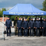 Przekazanie nowych radiowozów świętokrzyskiej policji. W przekazaniu uczestniczyła wojewoda świętokrzyski Agata Wojtyszek / Wiktor Taszłow / Radio Kielce