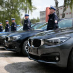 Przekazanie nowych radiowozów świętokrzyskiej policji. W przekazaniu uczestniczyła wojewoda świętokrzyski Agata Wojtyszek / Wiktor Taszłow / Radio Kielce