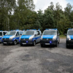 Przekazanie nowych radiowozów świętokrzyskiej policji. W przekazaniu uczestniczyła wojewoda świętokrzyski Agata Wojtyszek / Wiktor Taszłow / Radio Kielce