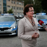 Przekazanie nowych radiowozów świętokrzyskiej policji. W przekazaniu uczestniczyła wojewoda świętokrzyski Agata Wojtyszek / Wiktor Taszłow / Radio Kielce